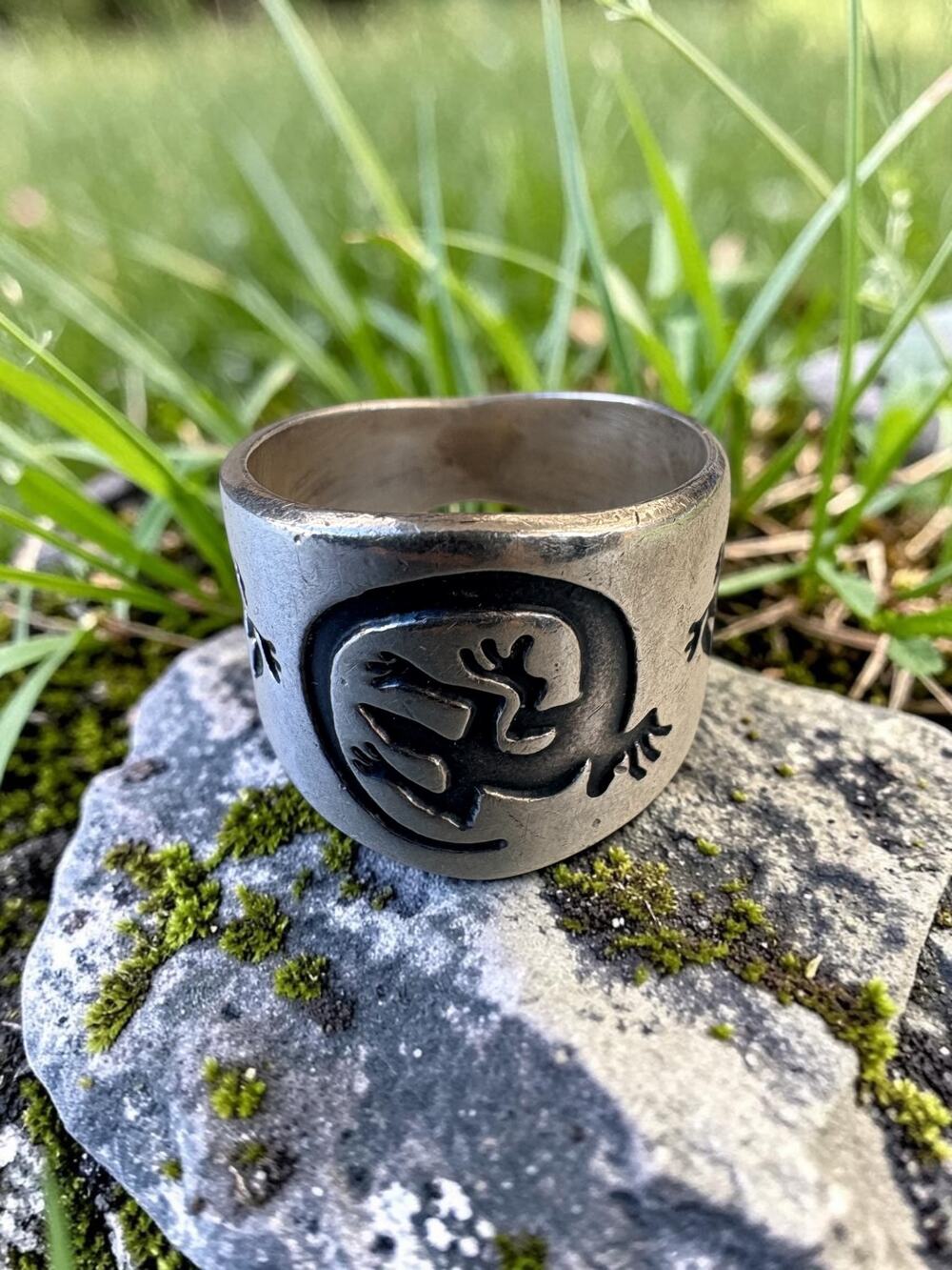 Vintage Sterling Silver Wide Band Ring Raised Kokopelli Motif Oxidized Relief De